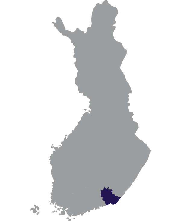 Landkaart Finland grijs met regio Kymenlaakso donkerblauw op transparante achtergrond - 600 * 733 pixels